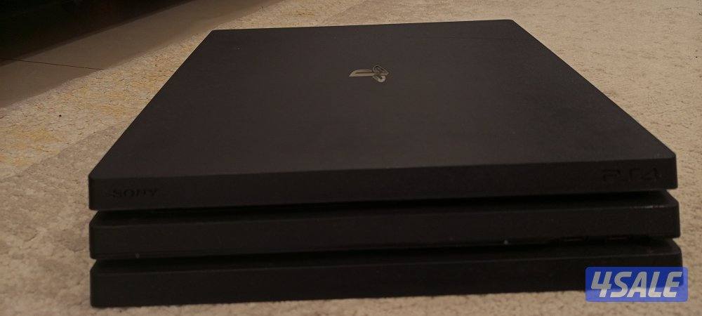 PS4 pro 1 terabyte very good condition11