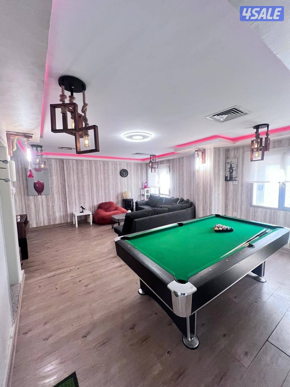 للبيع طاوله بلياردو1