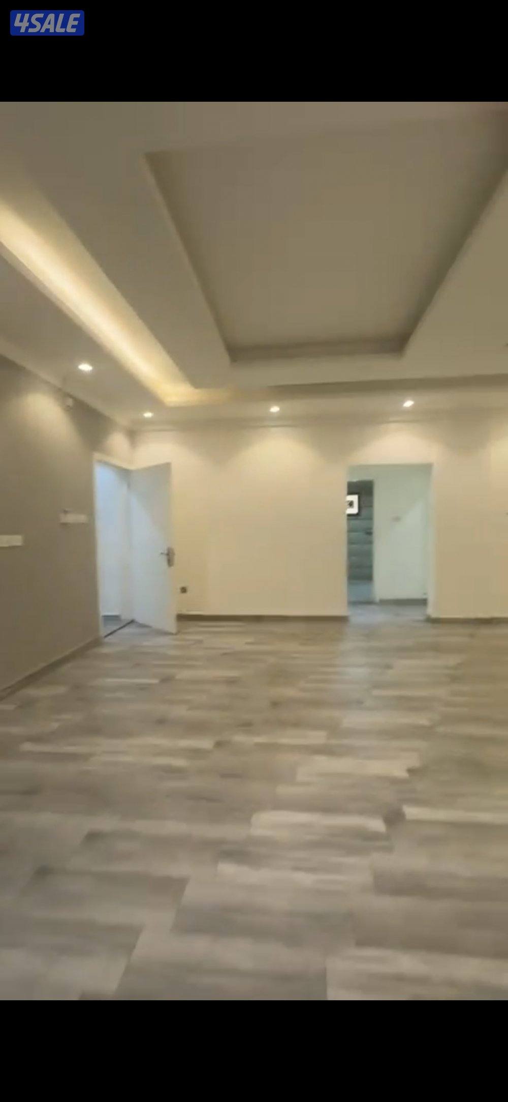 للإيجار دور اول ٤٠٠ متر 8 غرف نوم و صاله4