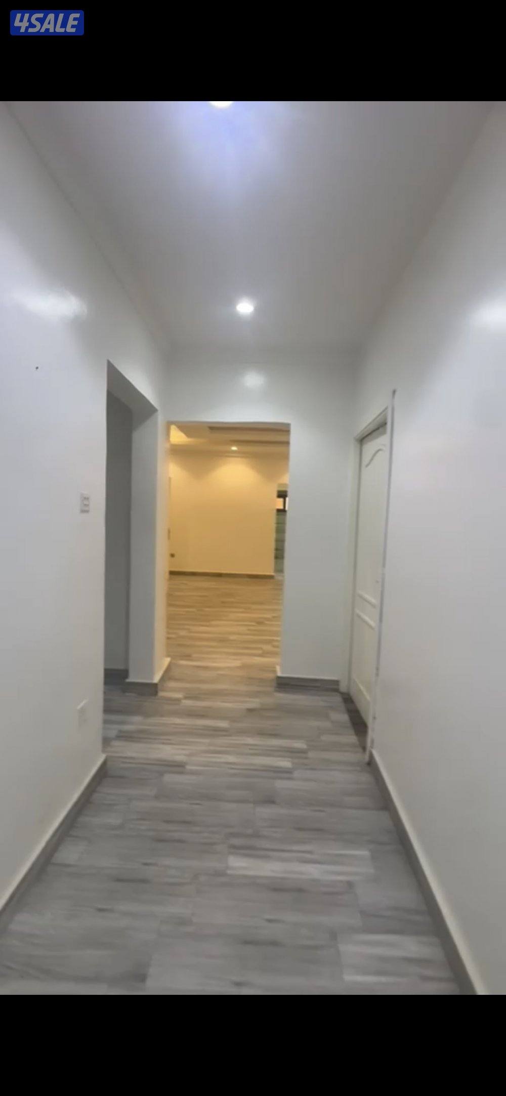 للإيجار دور اول ٤٠٠ متر 8 غرف نوم و صاله5