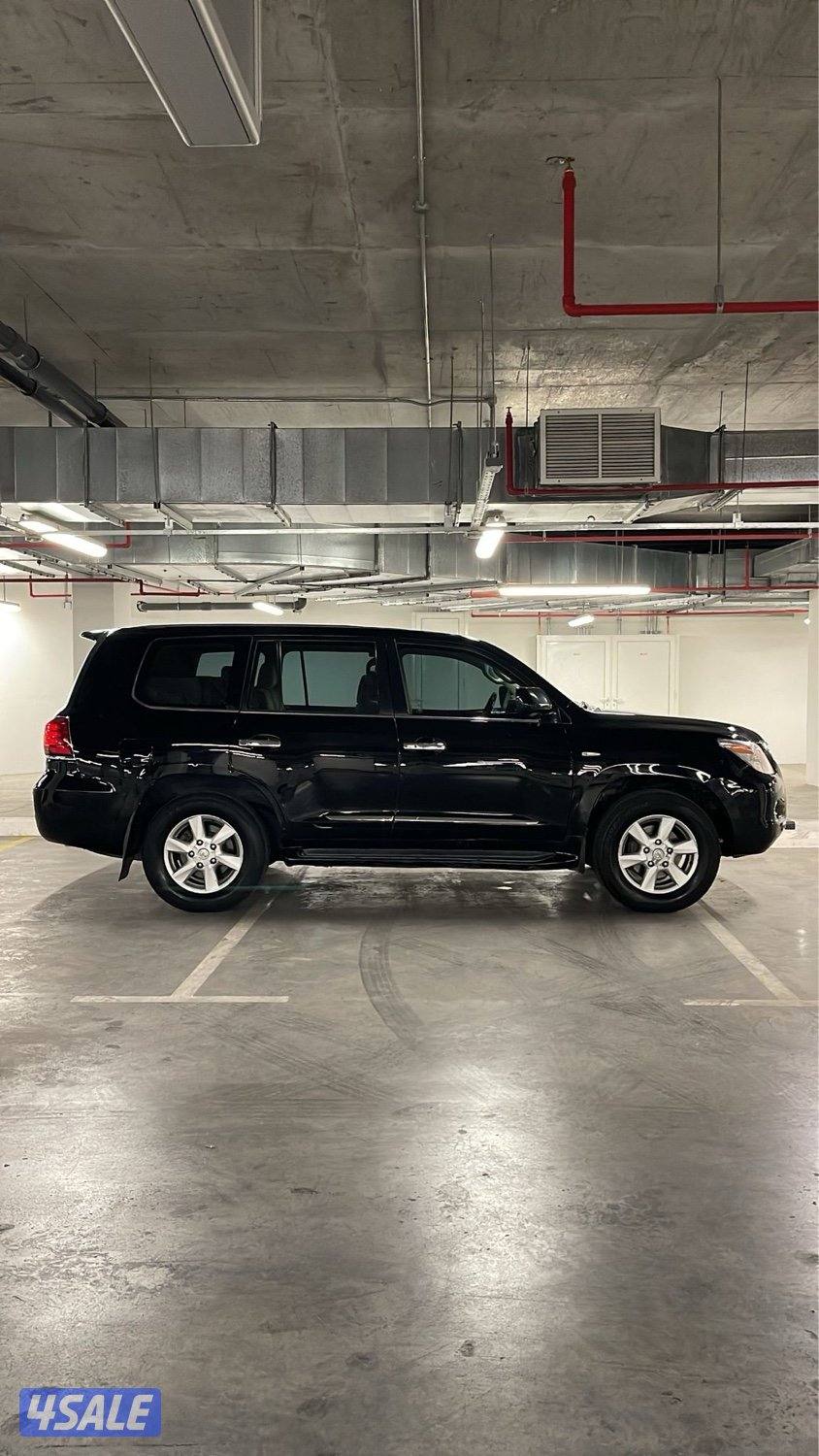 للبيع جيب لكزس صبغ وكاله عدا مدقر خلفي يسار 20094