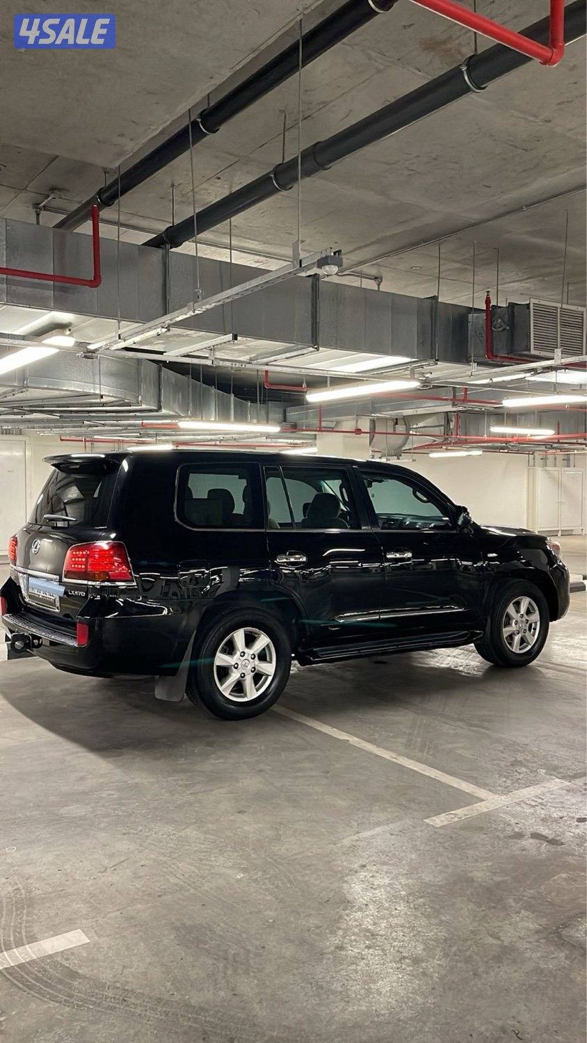 للبيع جيب لكزس صبغ وكاله عدا مدقر خلفي يسار 20095