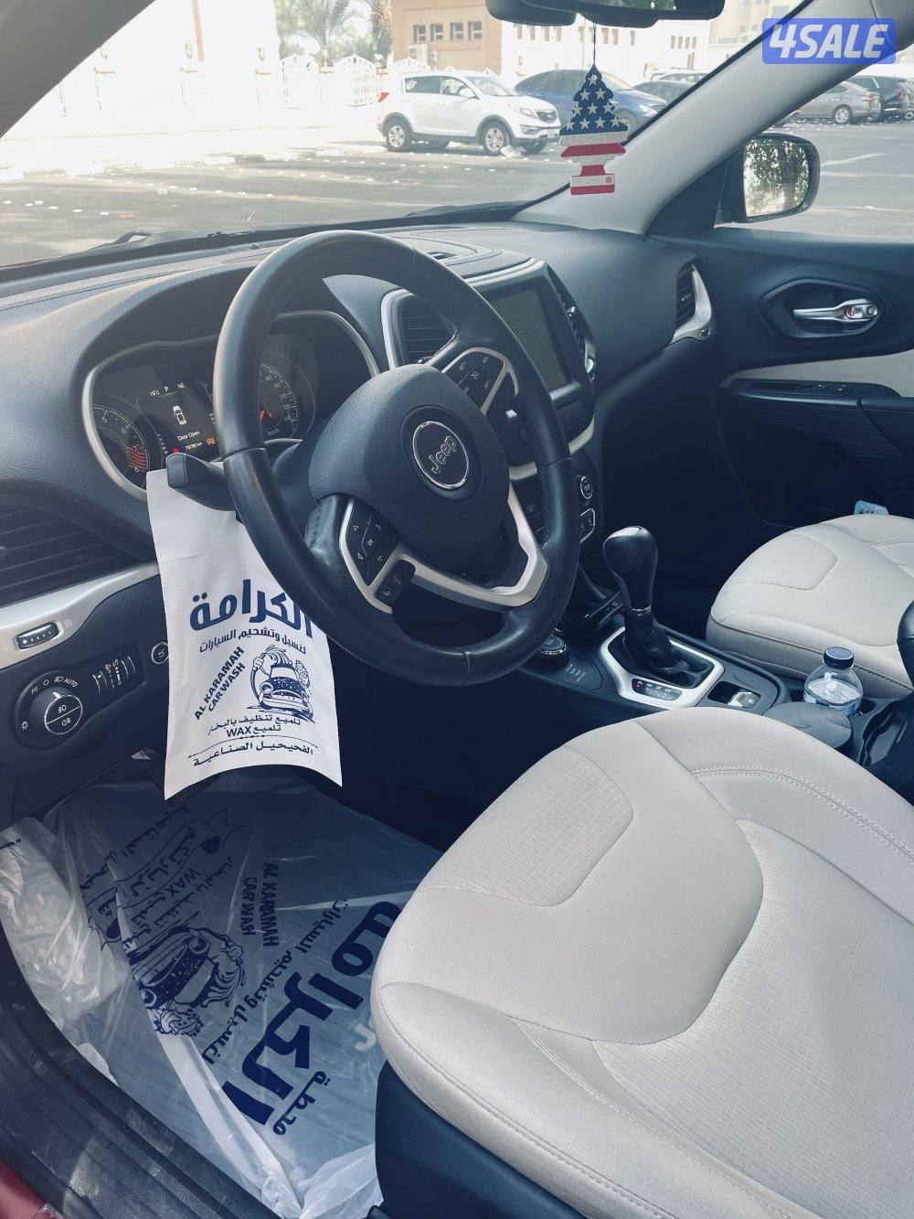 جيب شيروكي سبورت عداد ٧٩ الف فقط1