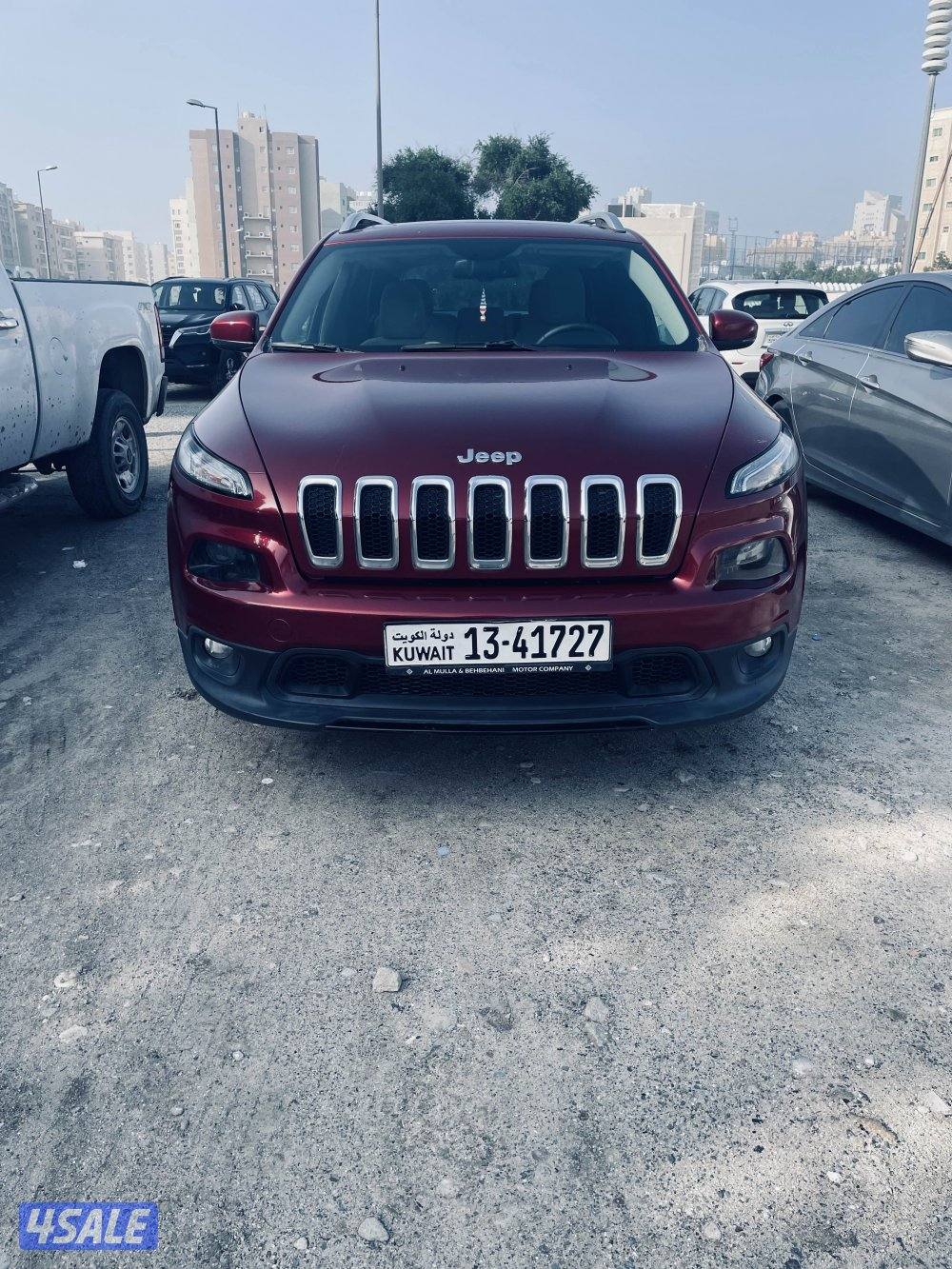 جيب شيروكي سبورت عداد ٧٩ الف فقط2