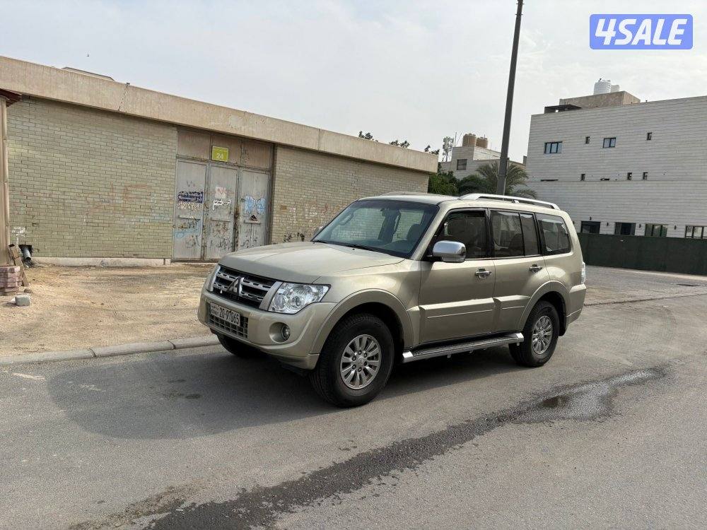 باجيرو 2014 GLS نظيف0