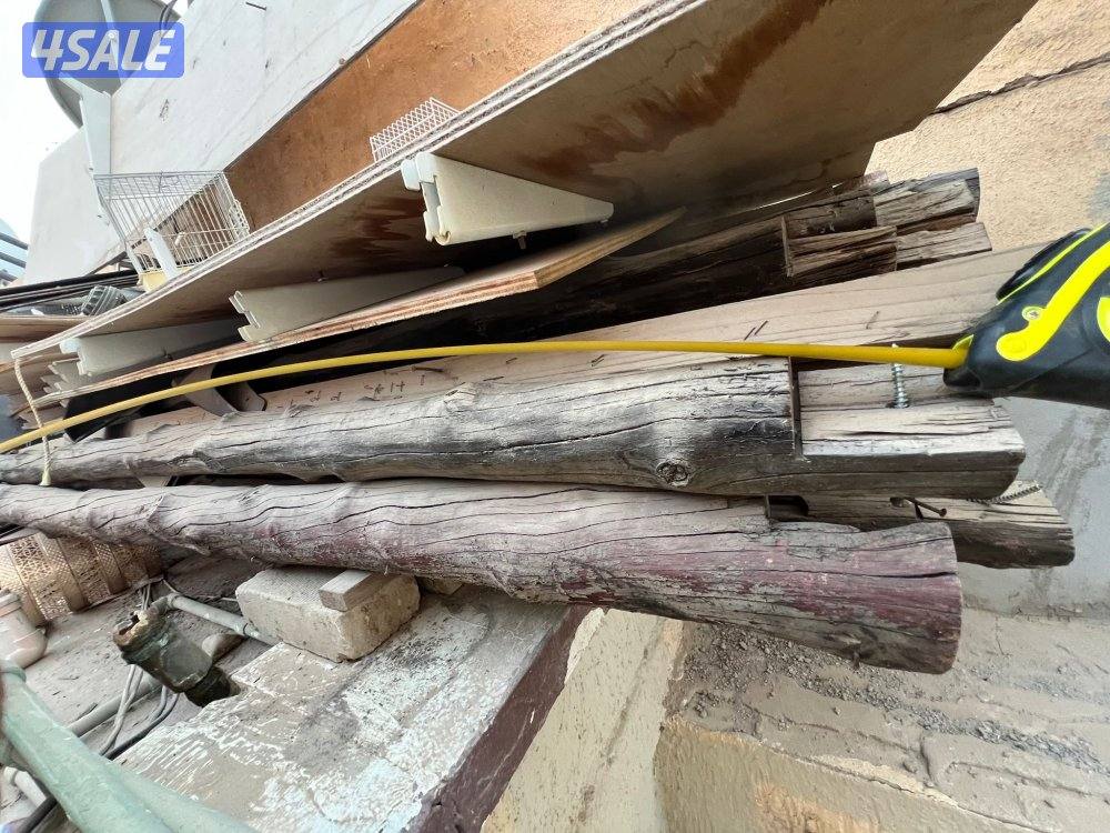 خشب قديم جندل مع باب قديم مميز0