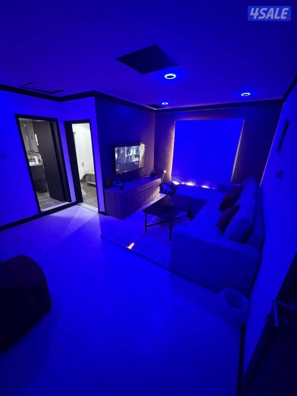 يوجد لدينا شقق الايجار خلو وفاضي نفس الصورة موجوده في الاعلان يوجد🚙🚗1