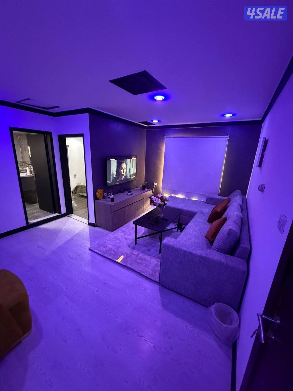 يوجد لدينا شقق الايجار خلو وفاضي نفس الصورة موجوده في الاعلان يوجد🚙🚗2