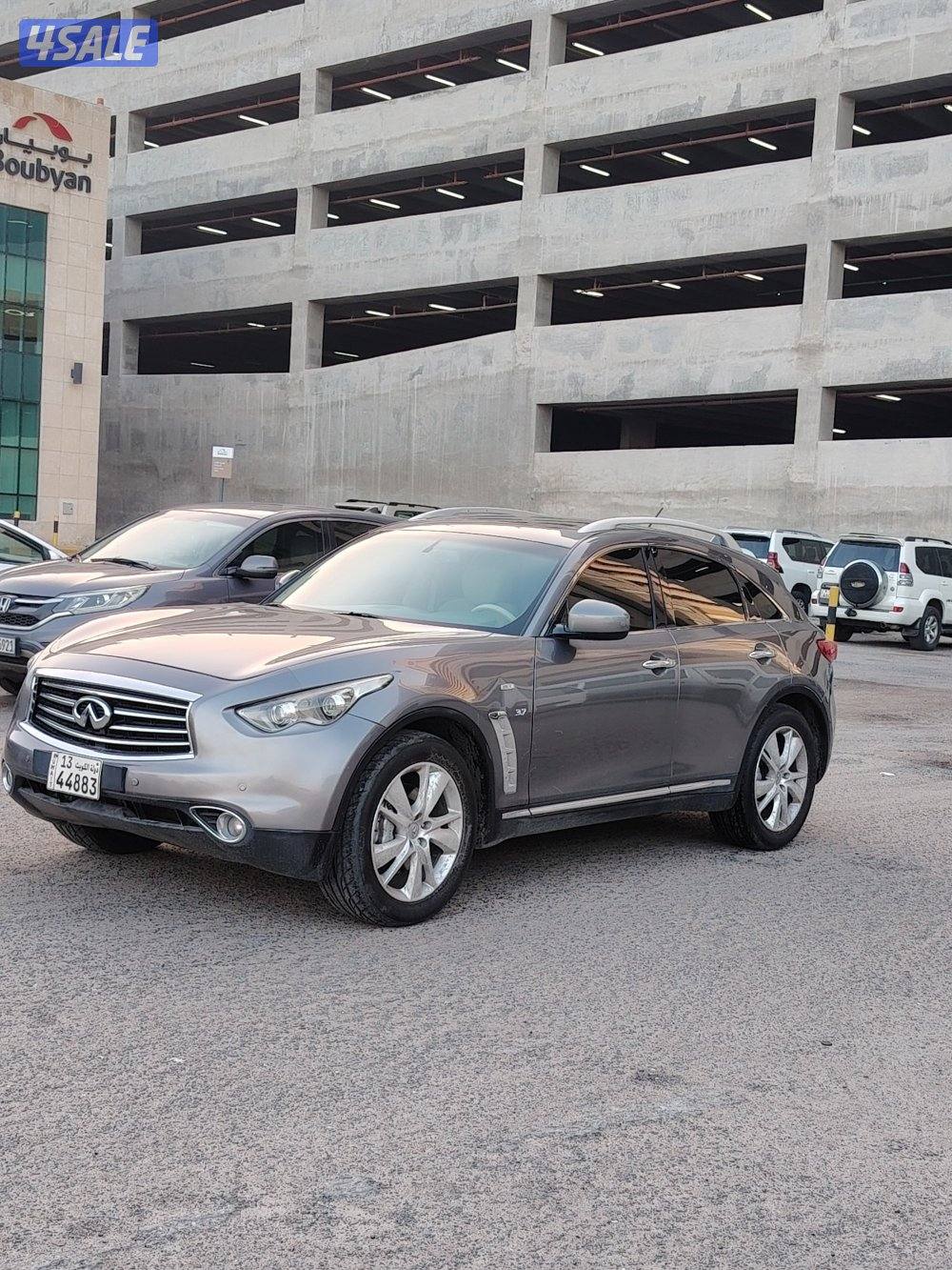انفنتي QX70 2015 ماشي 140 فقط1
