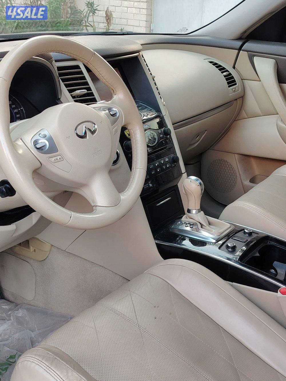 انفنتي QX70 2015 ماشي 140 فقط4