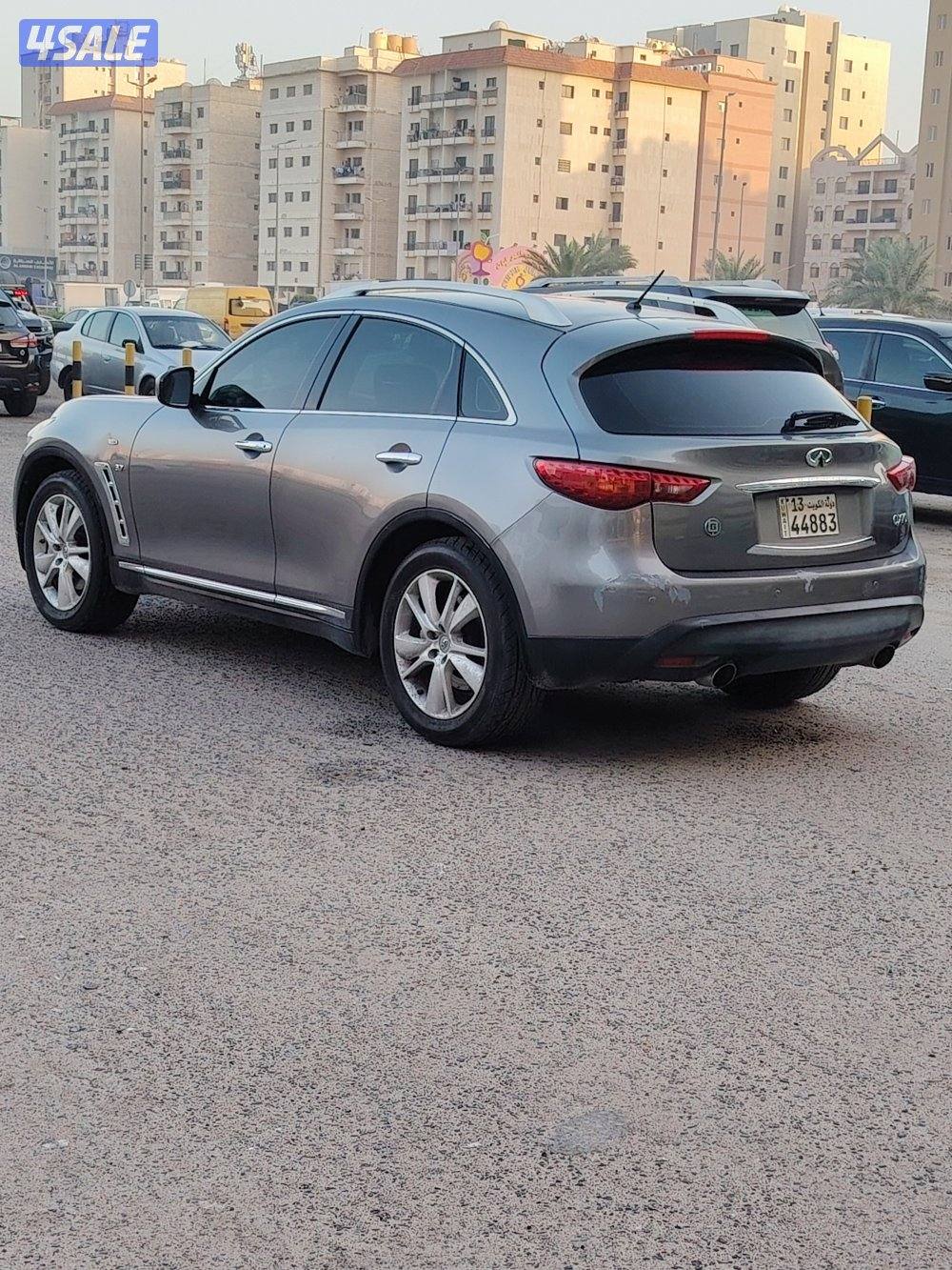انفنتي QX70 2015 ماشي 140 فقط7
