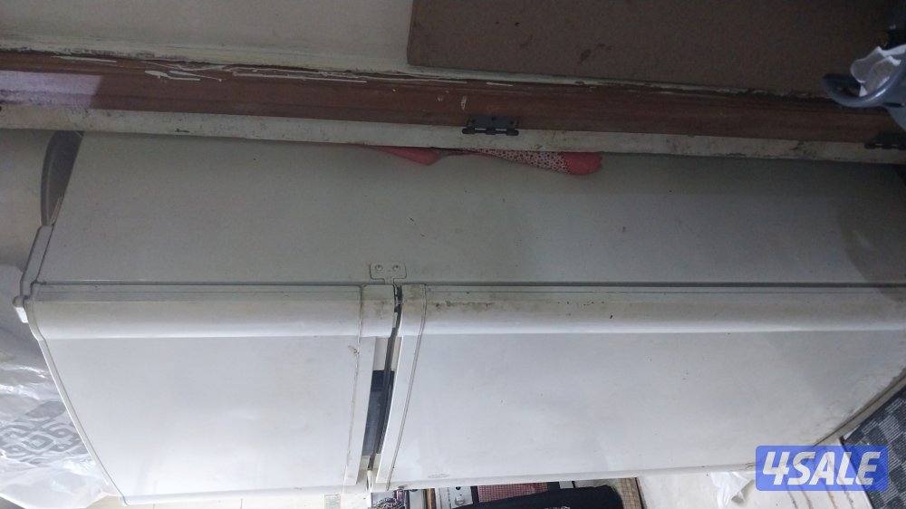 single bed/Wardrobe/Fridge1