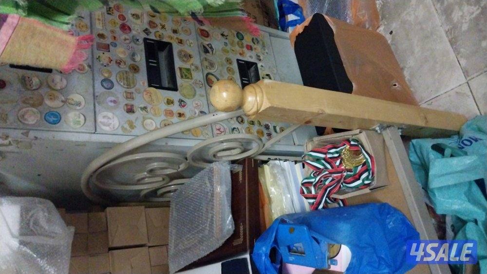 single bed/Wardrobe/Fridge7