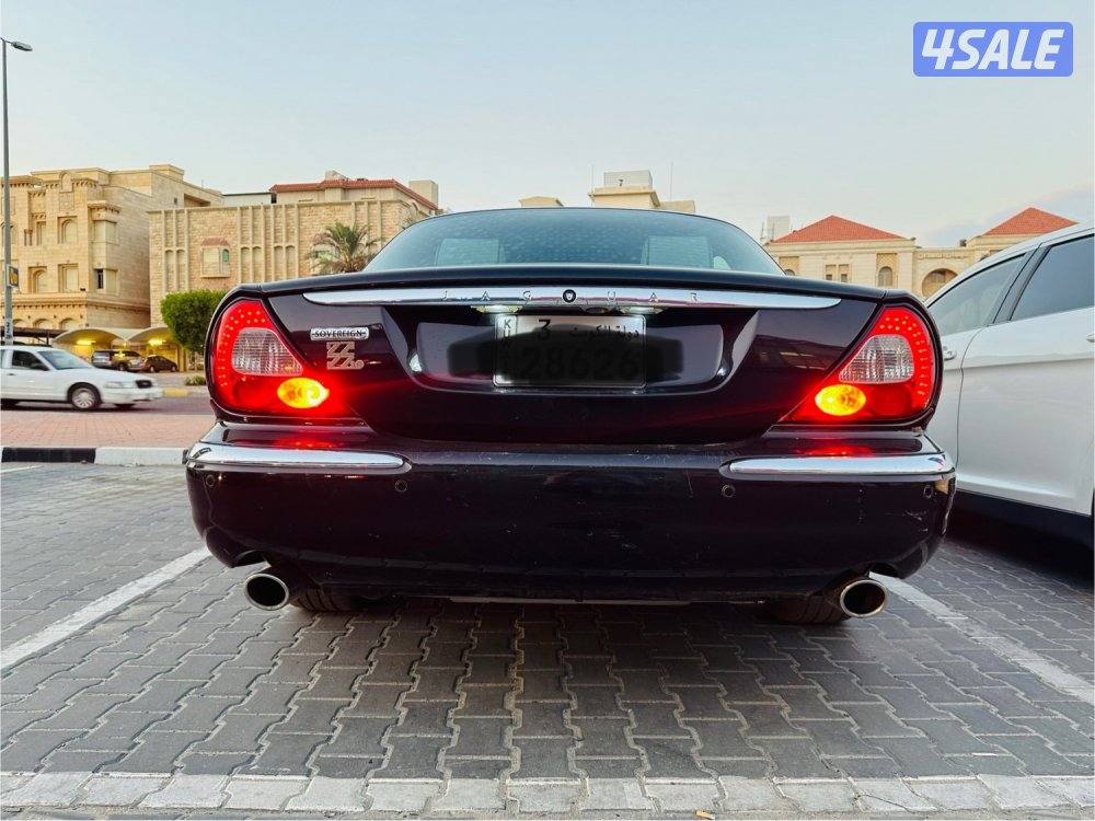 Jaguar XJ8 4.0L (Sovereign) 2006 black with original paint6