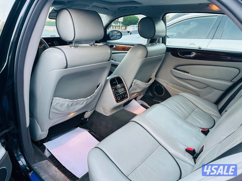 Jaguar XJ8 4.0L (Sovereign) 2006 black with original paint5