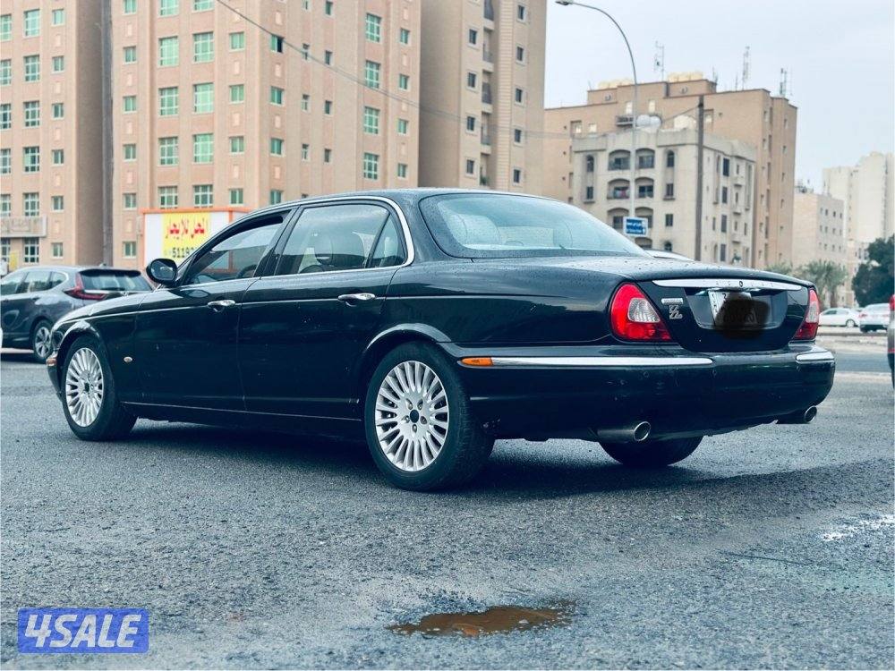 Jaguar XJ8 4.0L (Sovereign) 2006 black with original paint7