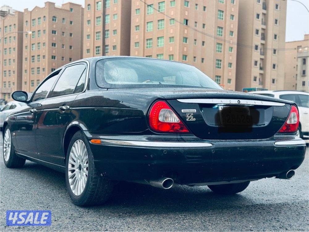 Jaguar XJ8 4.0L (Sovereign) 2006 black with original paint8