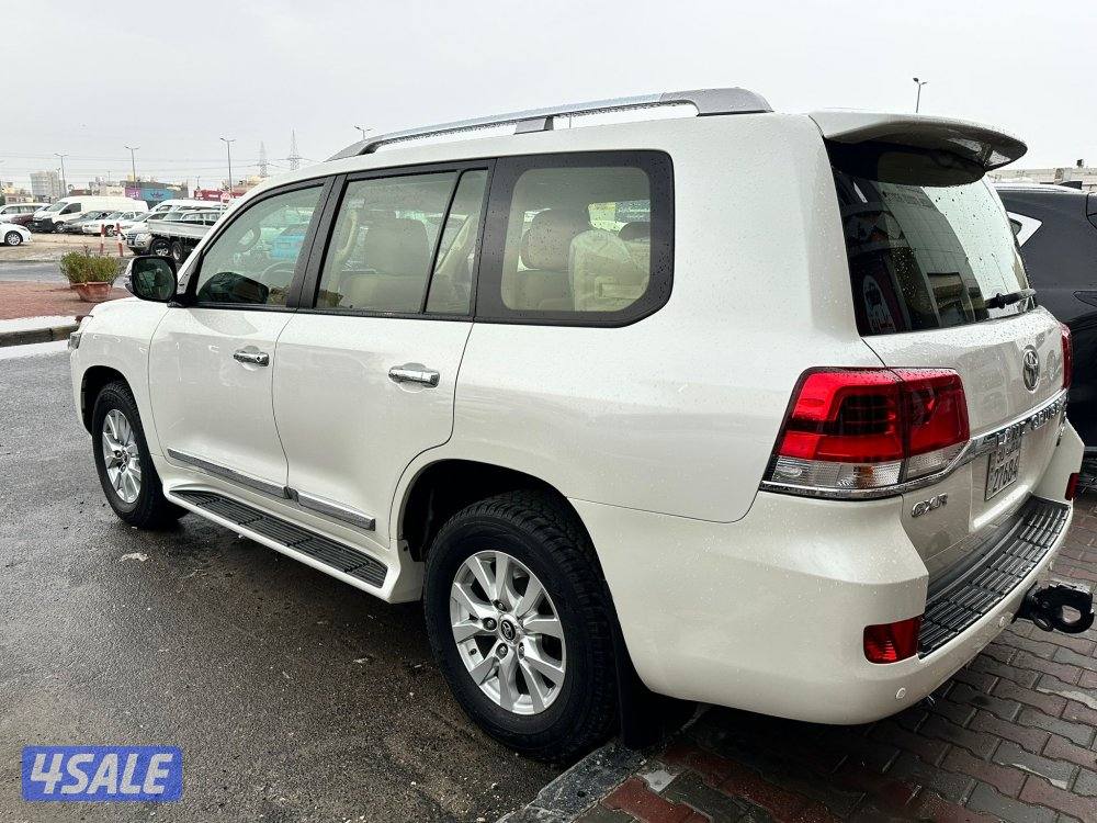 لاند كروز GX.R V8 ٢٠١٧ الساير عداد ٨٨ ألف شرط الفحص صبغ وكاله عدا قطعه3