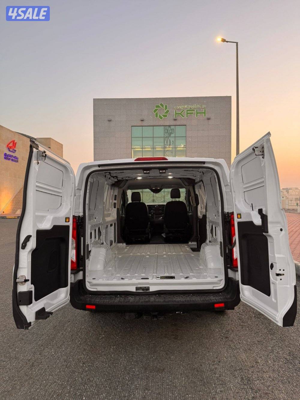 للبيع فورد ترانزيت موديل 20222