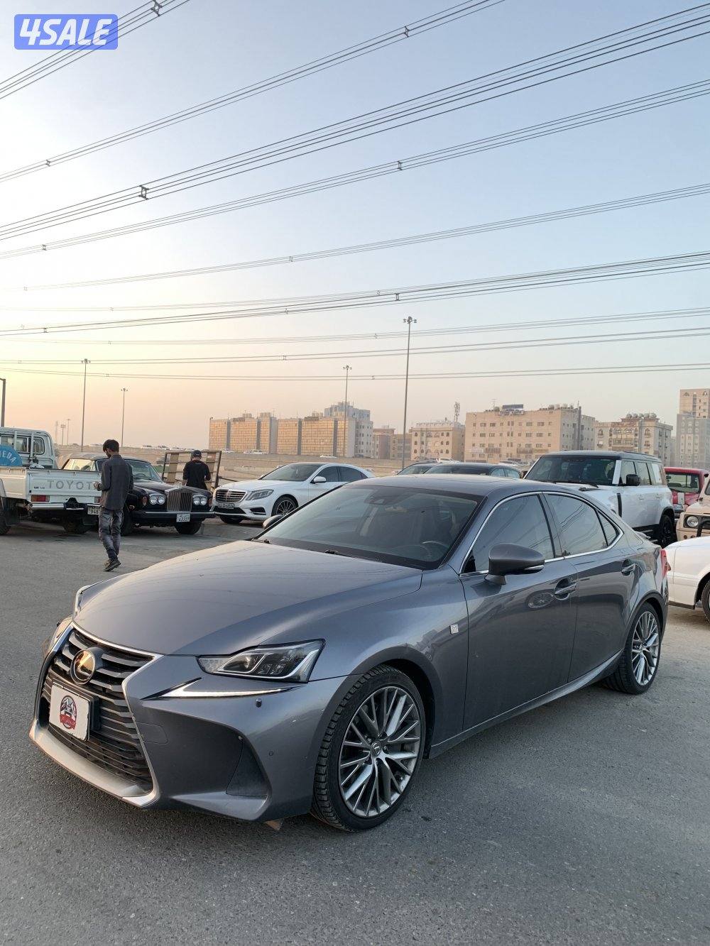 لكزس IS 300 موديل 20191