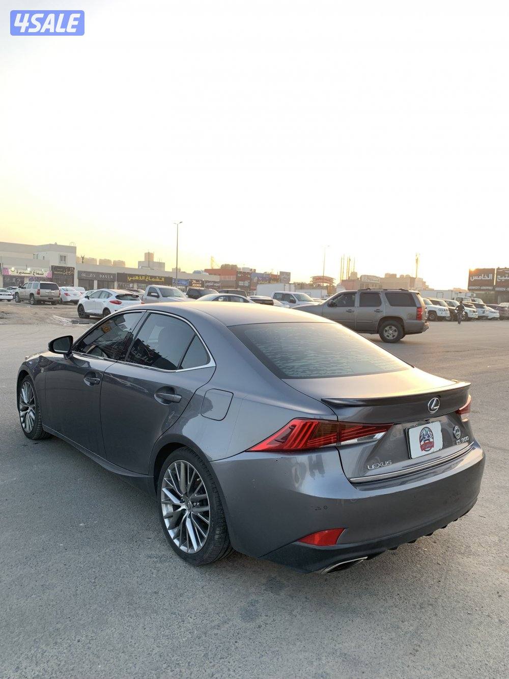 لكزس IS 300 موديل 20193