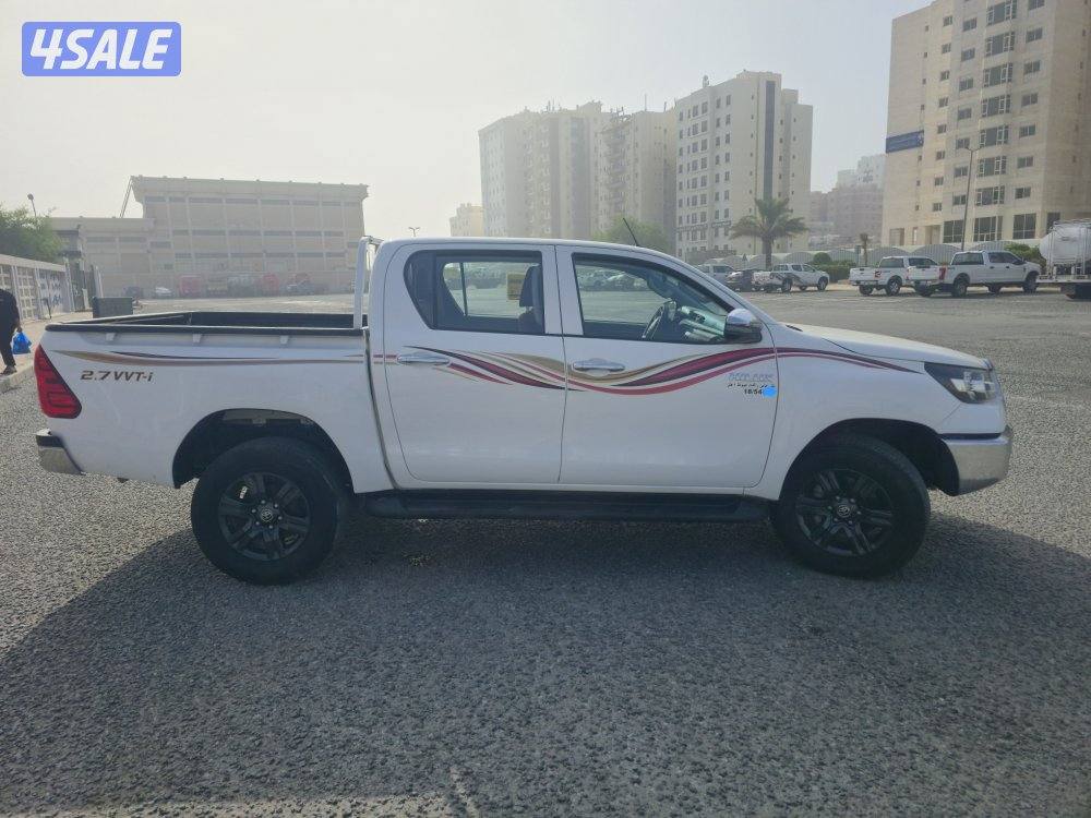 Toyota Hilux pick-up 2021 4×4 automatic ( 48000 km ) ORGINAL PAINT2