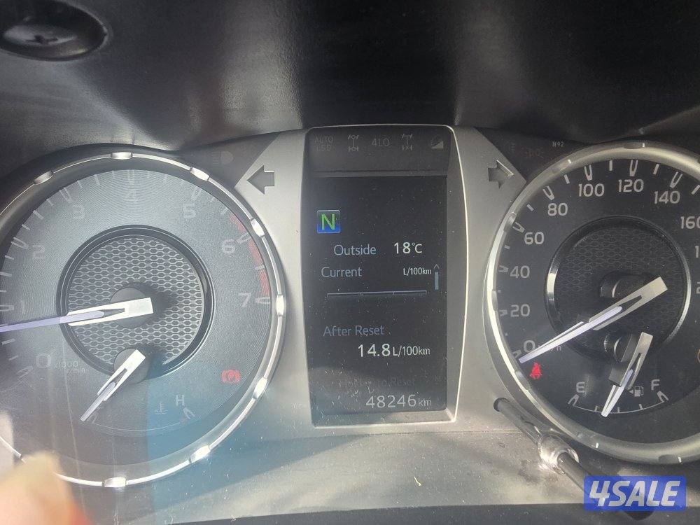 Toyota Hilux pick-up 2021 4×4 automatic ( 48000 km ) ORGINAL PAINT5