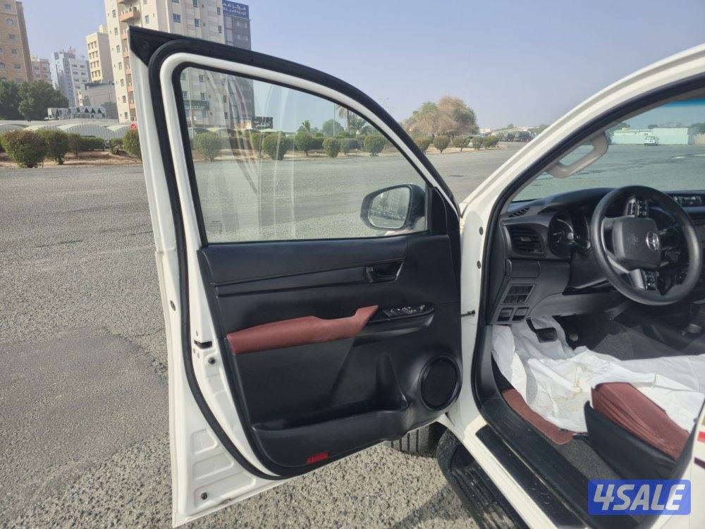Toyota Hilux pick-up 2021 4×4 automatic ( 48000 km ) ORGINAL PAINT8
