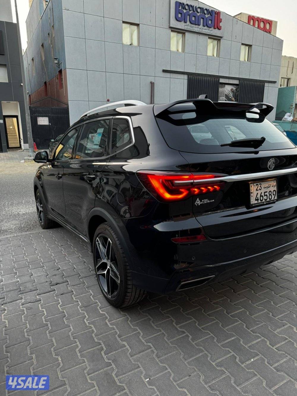 للبيع سياره Mgrx5 موئل 2025 كامله المواصفات1