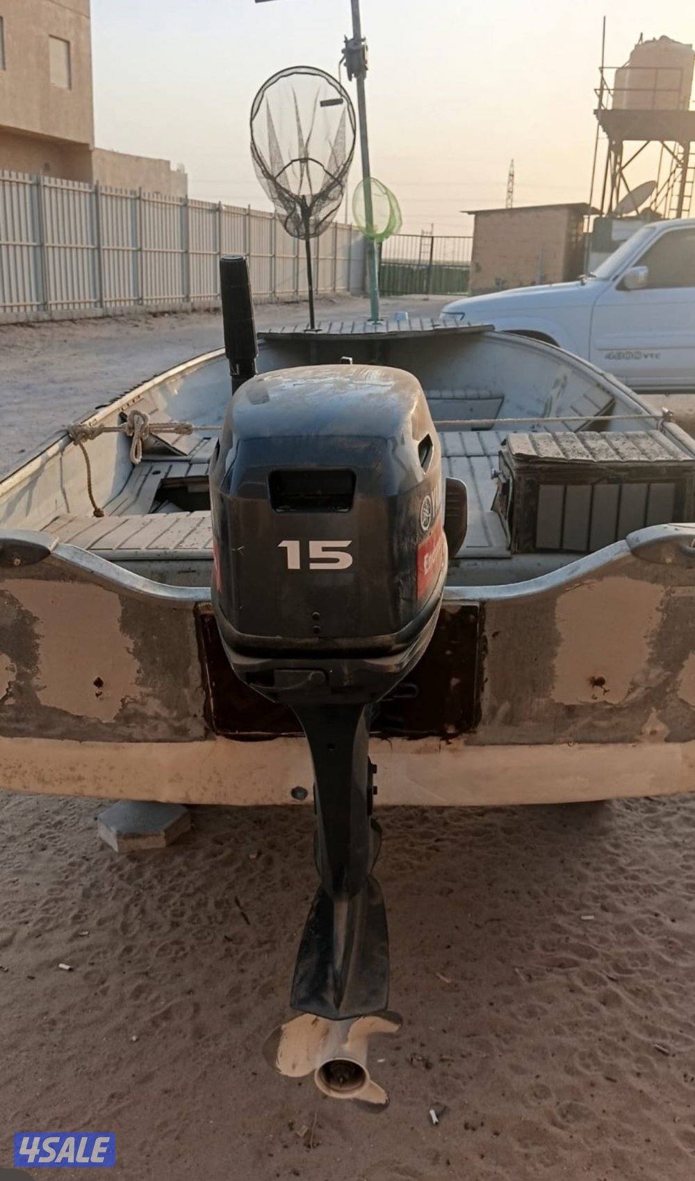 سلام عليكم للبيع ١٢ قدم ألمنيوم عليه مكينه ١٥حصان يامها موديل٢٠٢٤2