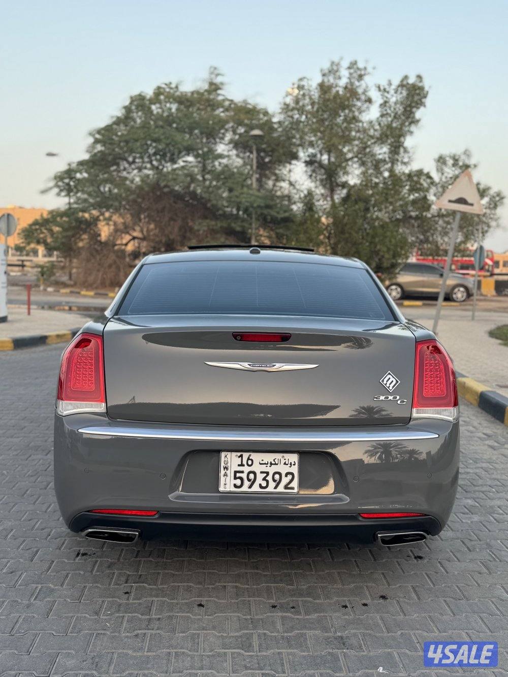 كرايزلر 8 سلندر 5.7L اعلى فئة لون طلبيه صبغ وكالة3