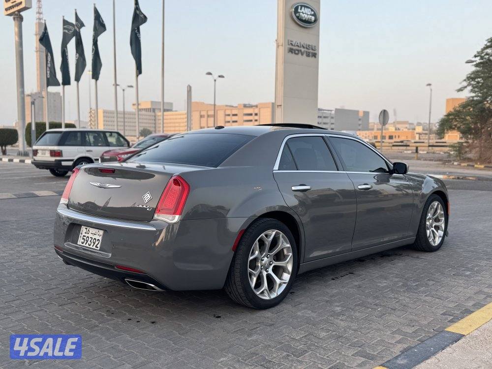 كرايزلر 8 سلندر 5.7L اعلى فئة لون طلبيه صبغ وكالة4