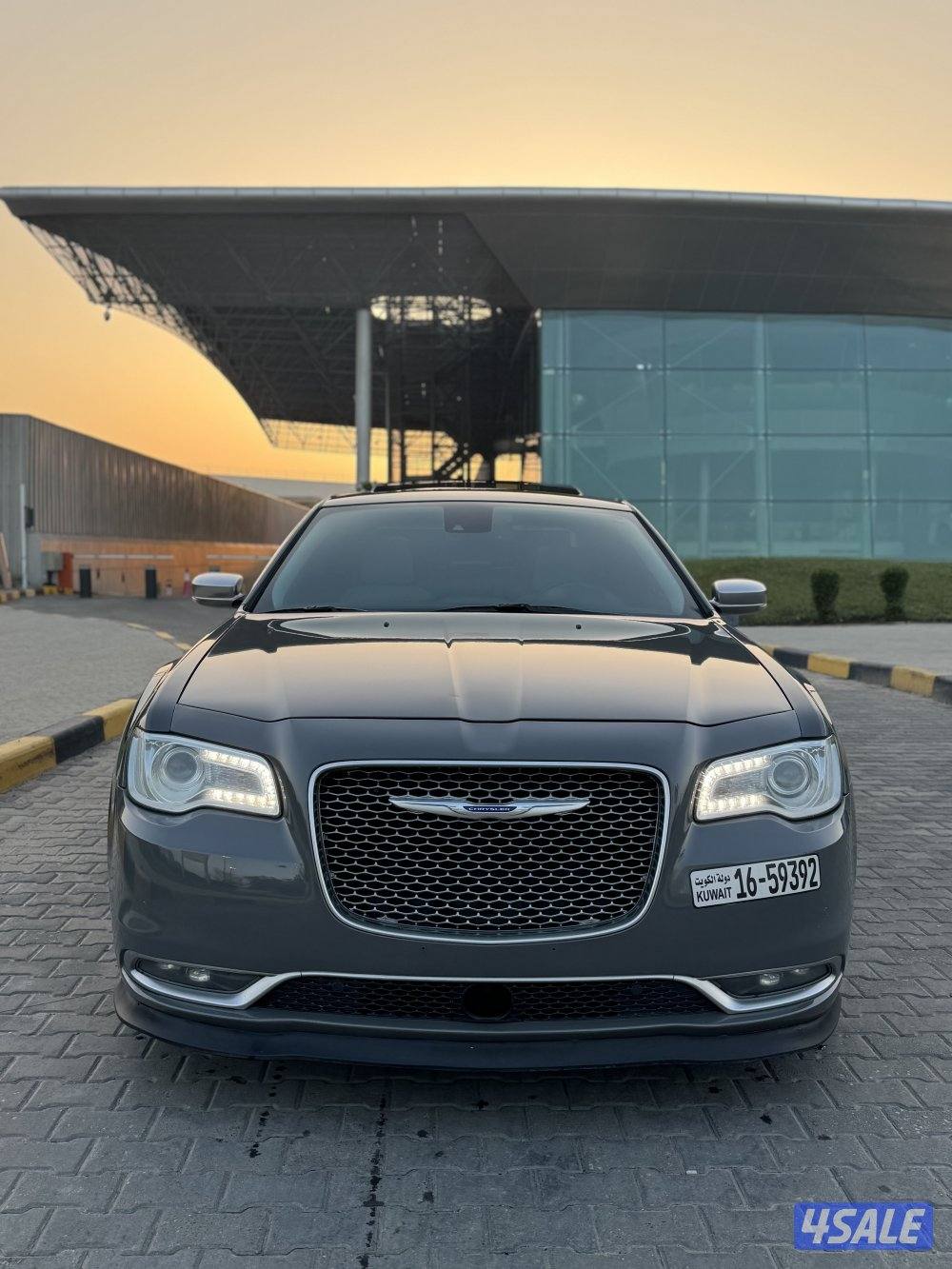 كرايزلر 8 سلندر 5.7L اعلى فئة لون طلبيه صبغ وكالة7