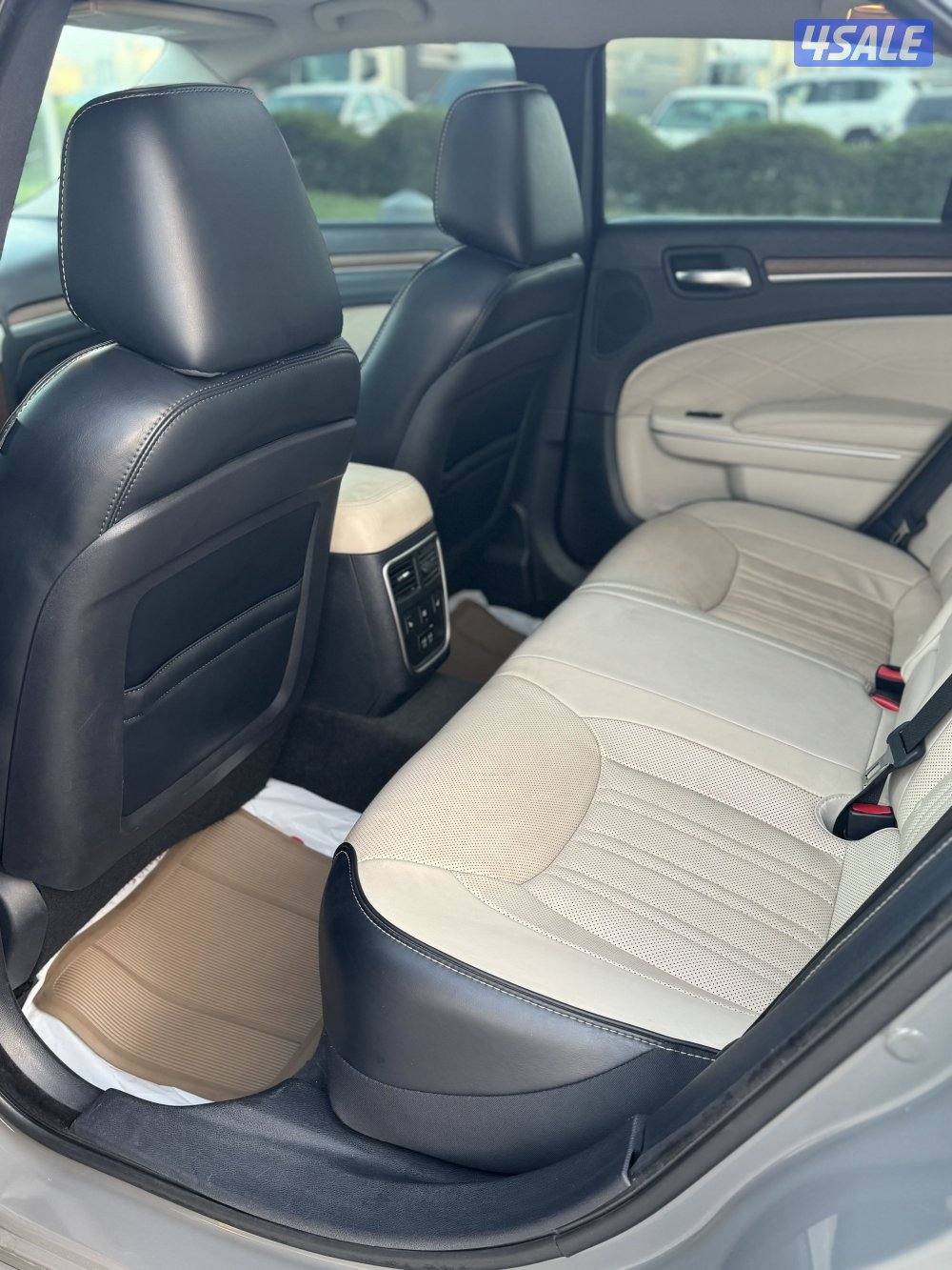 كرايزلر 8 سلندر 5.7L اعلى فئة لون طلبيه صبغ وكالة11