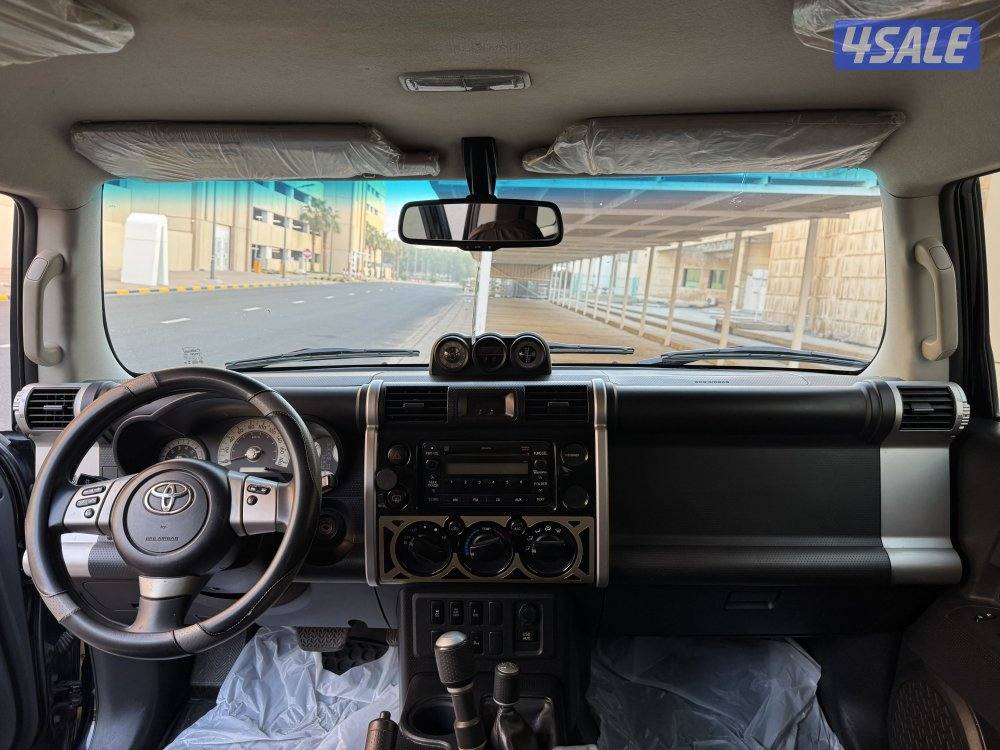 للبيع أف جي كروزر 20127