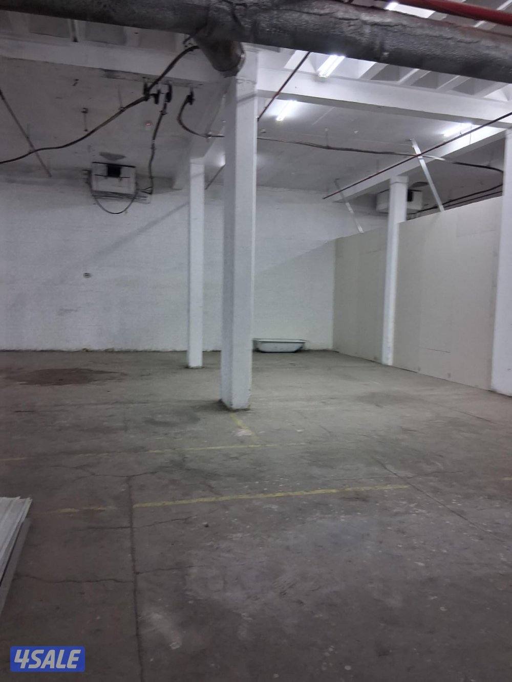 للايجار سرداب ١٠٠-٣٠٠متر في الري مرخص0