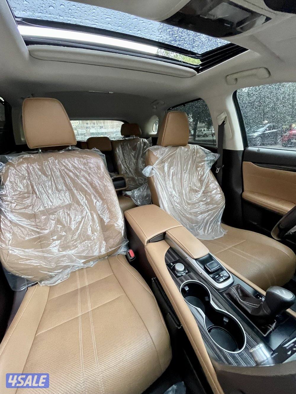 لهواة النوادر لكزس RX350 موديل 2019 اعلى فئة عداد فقط 90 لون مميز3