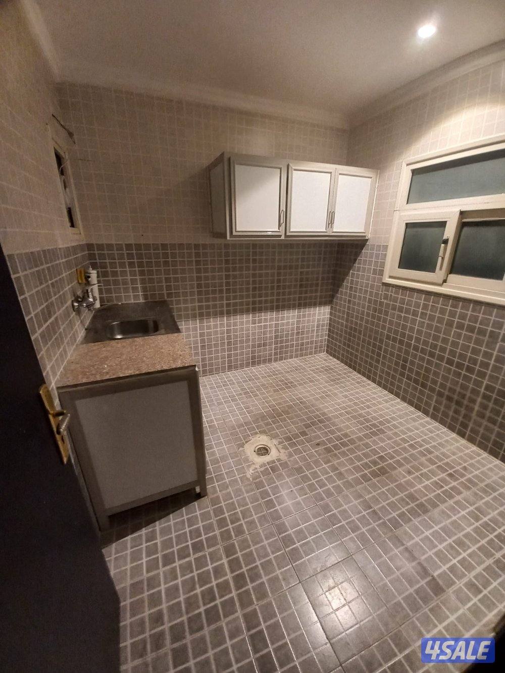 ميدان حولي السالمية قطعة 11 مجمع4