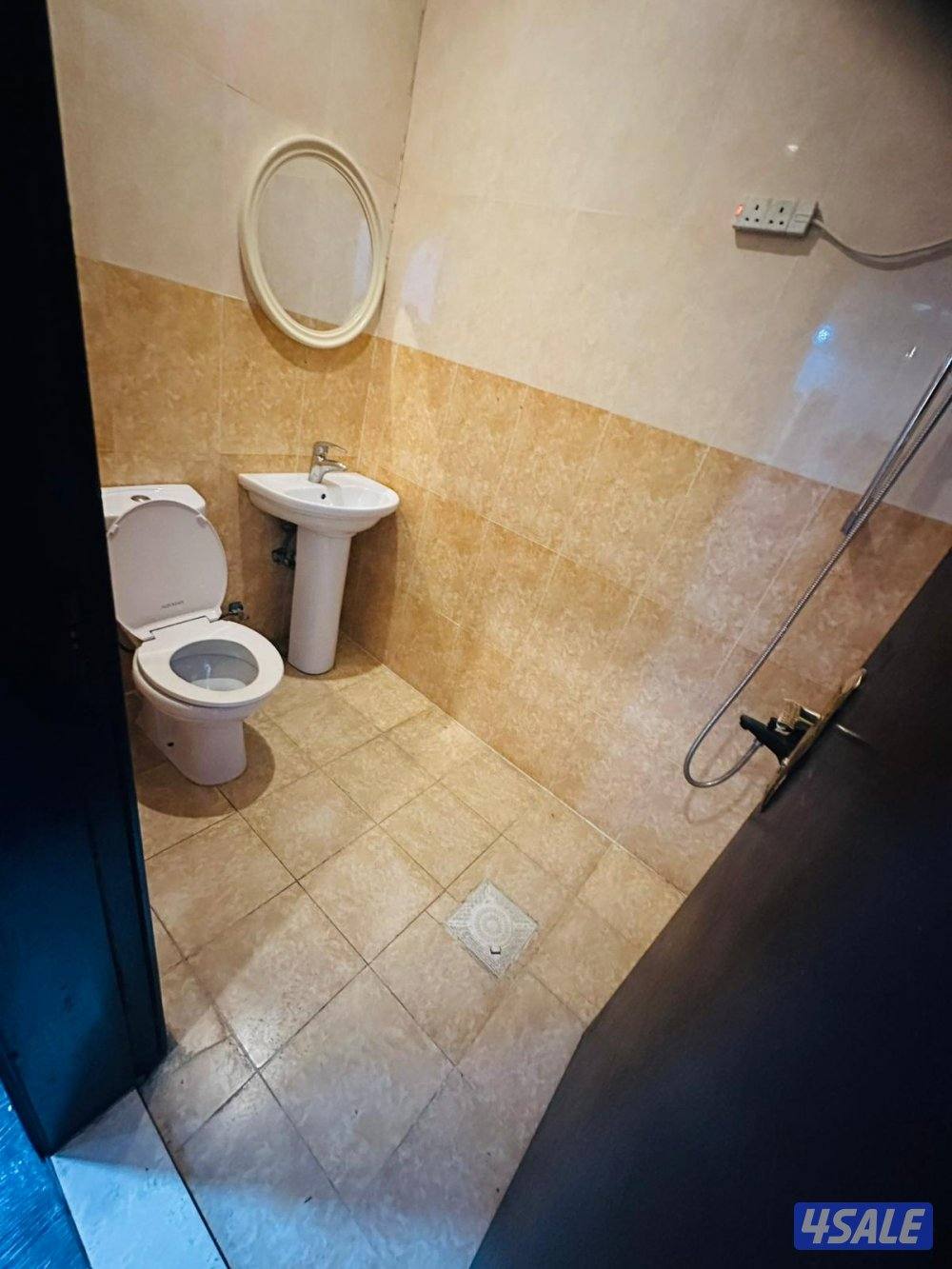 ميدان حولي السالمية قطعة 11 مجمع9