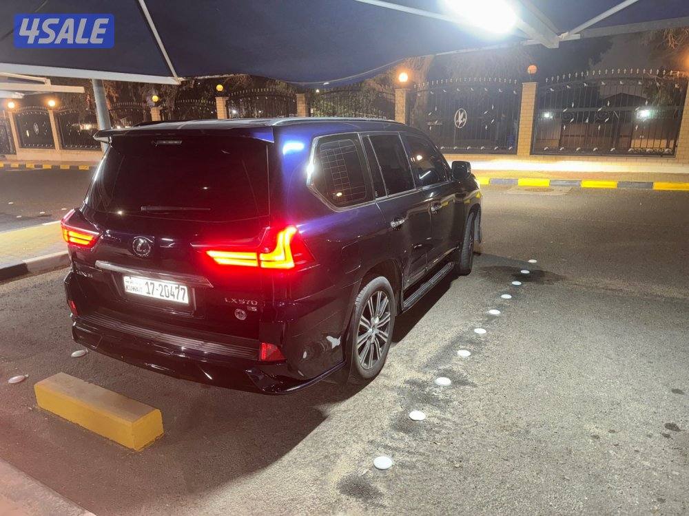 جيب لكسز سبورت ٢٠١٩ كحلي3