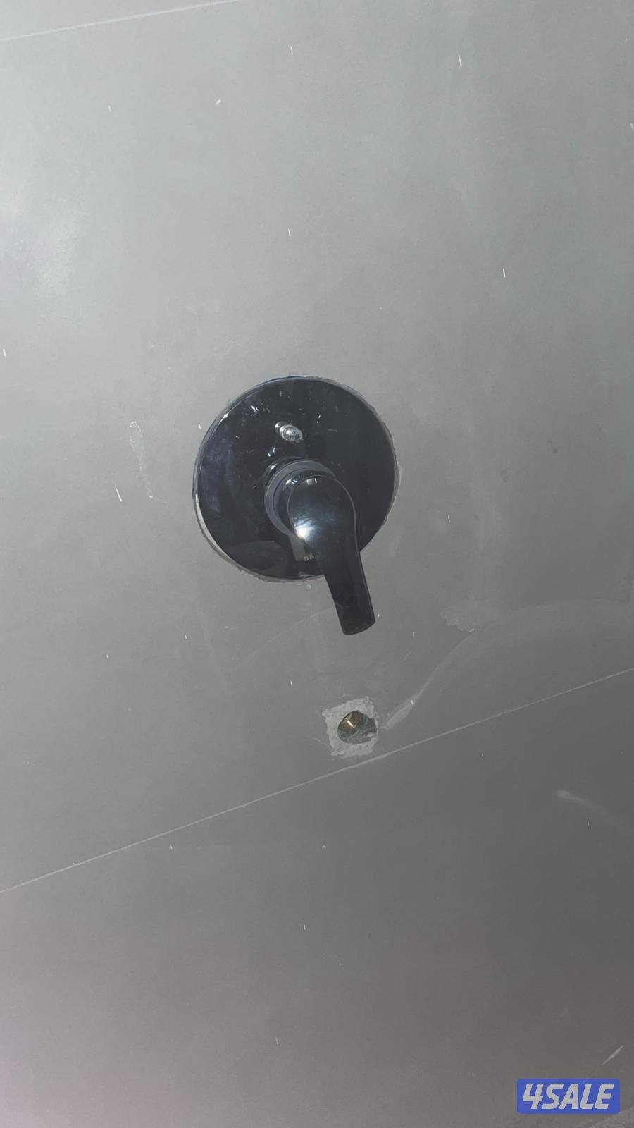 فني صحي تكسير الحمامات تسليك المجاري وتركيب الأطقم الحمامات3