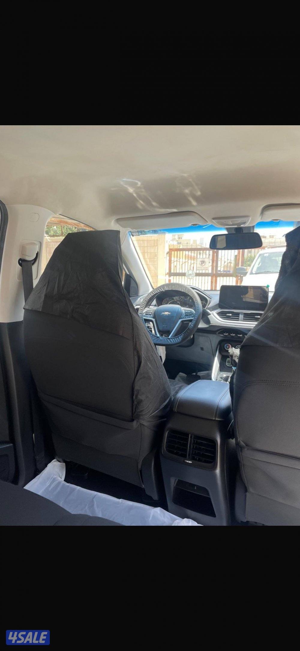 للبيع سياره شفر ماشي ٦٨ الف لون ابيض داخليه اسود موديل ٢٠٢٣ نظيف جدا1