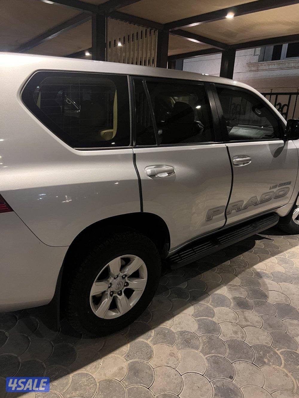 برادو للبيع بحاله ممتازه شرط الفحص مو محتاج شي اللوان فضي2