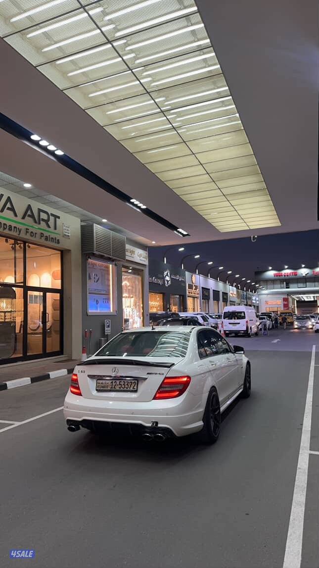 للبيع مرسيدس C63 AMG شرط النظافة 20131