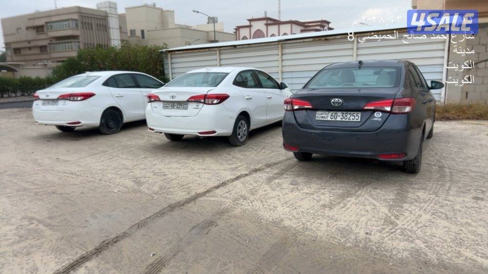 عدد 3 سيارة ياريس موديل 2021 بحالة جيدة للبيع2