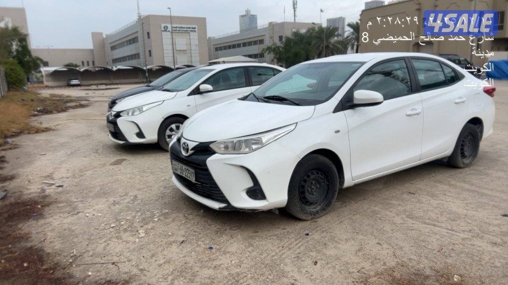 عدد 3 سيارة ياريس موديل 2021 بحالة جيدة للبيع4