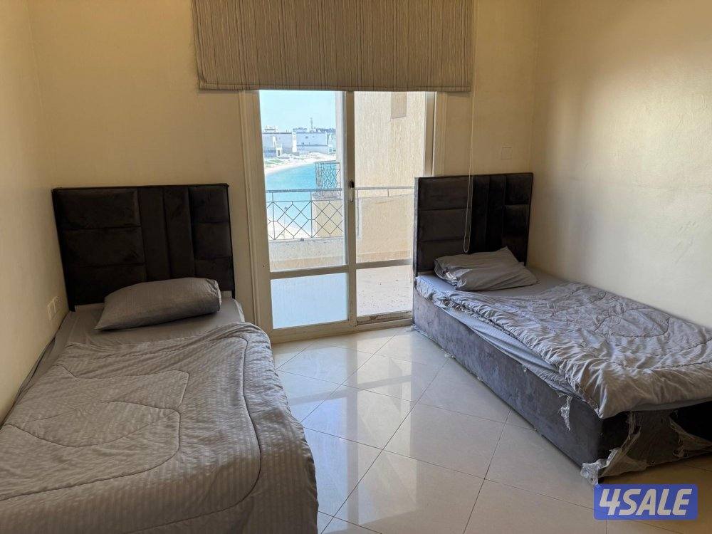 شاليه للإيجار مع اطلاله بحريه ٦ غرف ٣ ادوار وصاله كبيره13