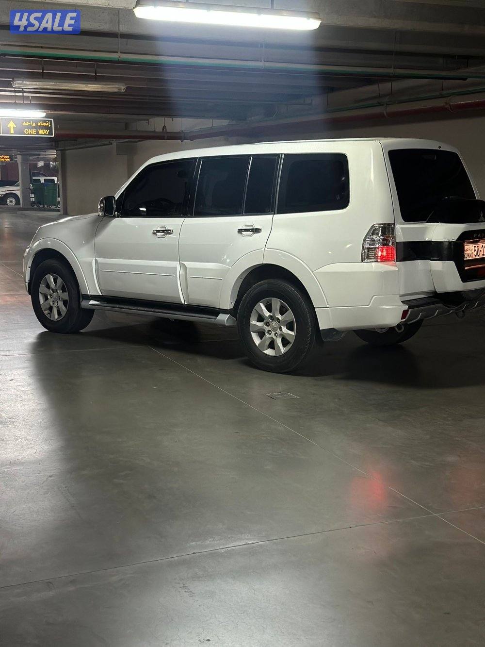 للبيع باجيرو 2017 شرط الفحص صبغ الوكالة0