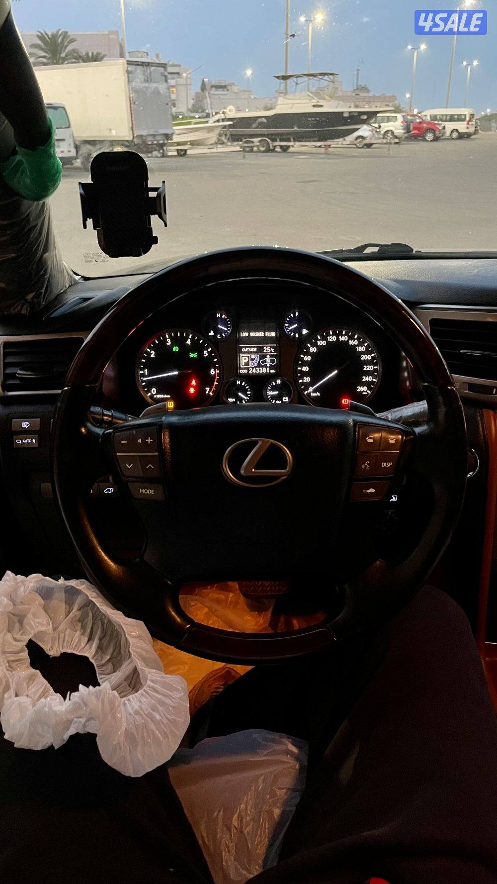 لكزس 570 s سبورت فل كامل أعلى مواصفات على مستوى الخليج موتر قمةً بنظافة2