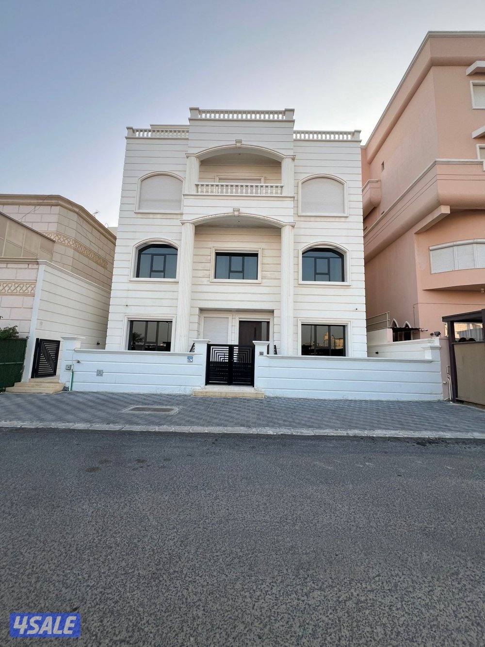 🌹للايجار شقه مع بلكونه ٣ غرف و٣ حمام وصاله ومطبخ سكن مالك تاني ساكن🌹0